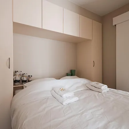 Ground Floor Sea View In Raversijde, Apartment Ostend